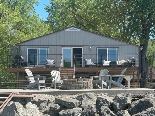 Mississippi Cabin with Boat dock - 3-Star