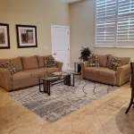 Beautiful Venice Island Apartment right on Venice Ave. - Shop, Beach & Eat!