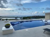 Beautiful 7.7 acre estate with a huge home and stunning views of the Caribbean - piscina