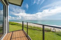 Oceanfront 4-bed Villa with private pool. Weekly discount for spring and summer.