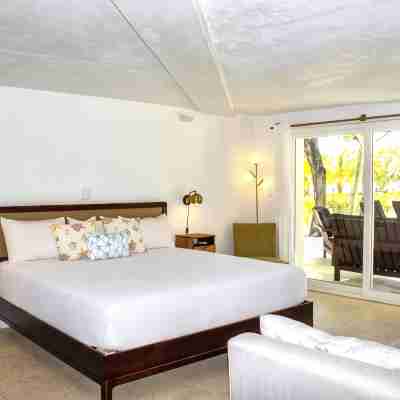 Oceanfront 4 Bedroom Bungalow with Private Pool, Large Beach Area and Staff Rooms