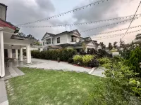 Kempas Bungalow with KTV SwimmingPool by MWH
