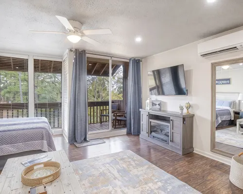 Unforegettable 19th Hole Condo - Steps from the Country Club & Golf - Pets OK! Hotels in Diamondhead
