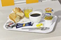 Première Classe Martigues - breakfast