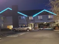 Country Inn & Suites by Radisson, Bend, or - Kitchens