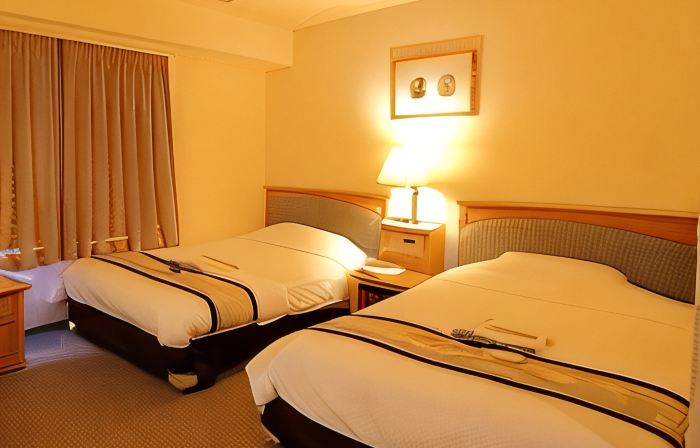 Harbor Plaza Hotel