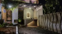 Happy House Bnb Bromo Backpacker - Parkering
