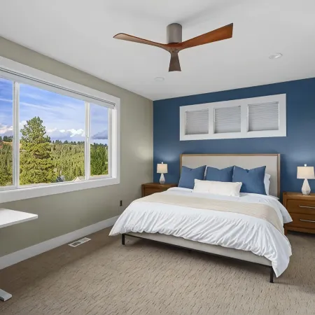 Spacious 6-bedroom, Views, King Beds, Hot Tub, Game Room near downtown Spokane