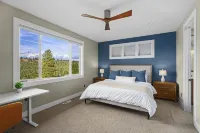 Spacious 6-bedroom, Views, King Beds, Hot Tub, Game Room near downtown Spokane