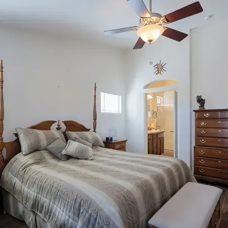 Newer home with 2 car garage less than 30 minutes from Tucson airport