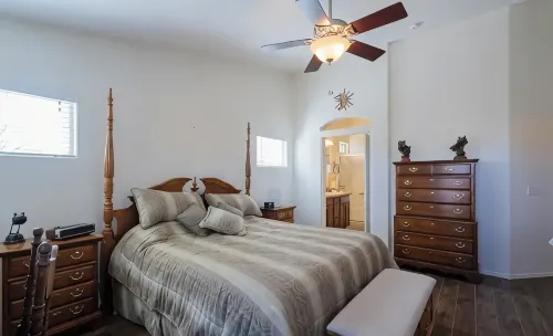 Newer home with 2 car garage less than 30 minutes from Tucson airport - Wifi