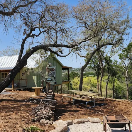 Peaceful HIlltop Cabin w/ Amazing Views & Hot Tub