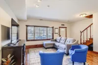 Beautiful Roscoe Village/Hamlin Park 4 bed 3 bath.
