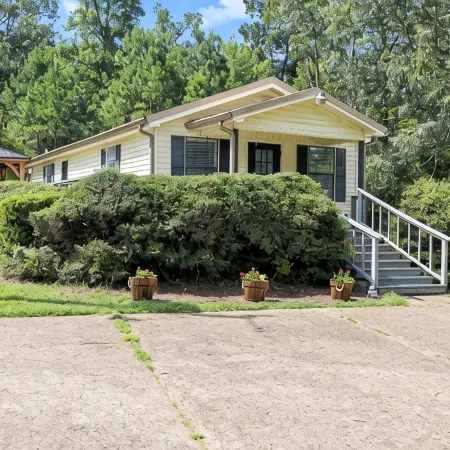 Charming Guest House – 1BR + Sleeping Nook, Full Kitchen, Gazebo, & Boat Parking