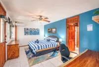 Beachfront Condo w/ Pool - 2BR 2BTH - Homestays