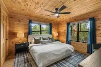 Hot Tub · Private Sauna · Arcade. Luxury Cabin for 14. 10 Min to Helen, GA