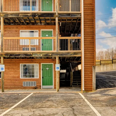 Offseason Discount! Free SDC Shuttle - King & Queen Cozy 2 Bedroom
