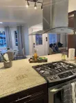 Gorgeous 2 bedroom 2 bath Near SoFI