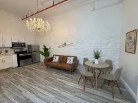 Historic Downtown New Orleans Loft 2 Minute Walk to French Quarter 2A - 방갈로