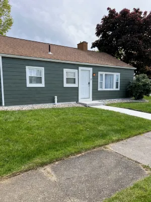 Beautiful 3-Bedroom House in Wonderful Erie with AC, WiFi, Large Driveway - 3-Star