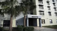 Clearwater Rustic Beach Condo 2 B|R fits 4 to 6 PPL - Private Pool