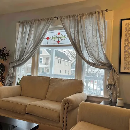 Beautiful furnished 2 bdr great location Elmwood