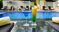 Majestic Beach Comforts - Swimmingpools