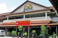 Season Inn Langkawi Motel - Water Park
