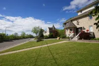 Butterfly Manor - Bed and Breakfasts