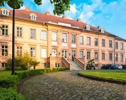 Schlosshotel Rühstädt Garni - Natur & Erholung an der Elbe Hotele w: Prignitz