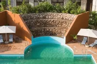 Ridge Royal Hotel - Pools