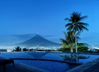 The Oriental Legazpi - Pools