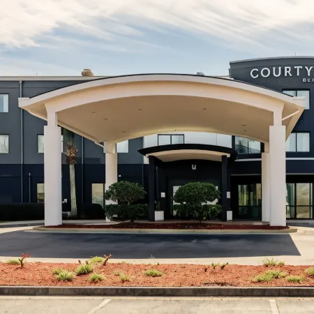 Courtyard by Marriott Brunswick