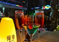 Lanwan Seaview Holiday Apartment (Hailing Island Agile Happy Golden Coast Branch) - bar