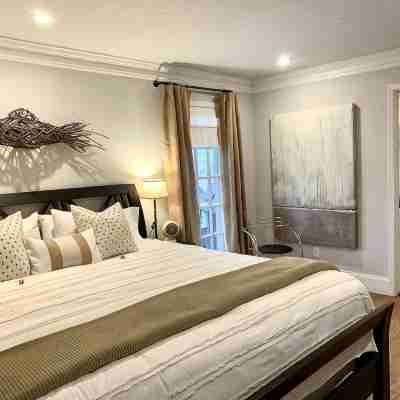 Luxury Stay on a Lake Open Plan•Huge Kitchen•Games Rm Bar•Firepit Luxury•Bedding Rooms