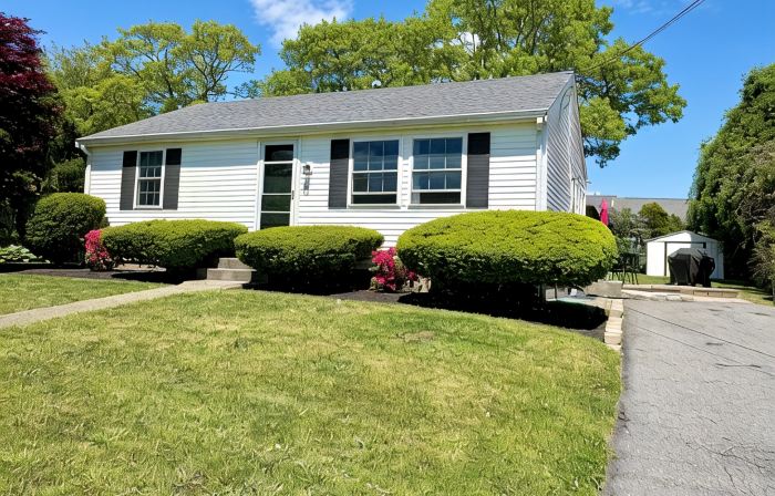 Make this charming, modern retreat your home away from home!!