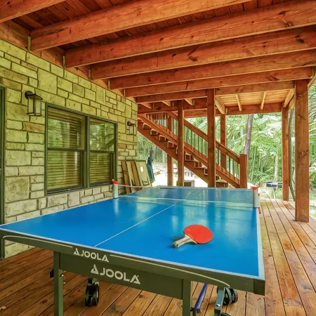 Honey Goat Hill, Sleeps 10, Centrally Located with Wooded Views