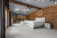 Waterfront @ Tiger Creek Retreat Sleeps 16
