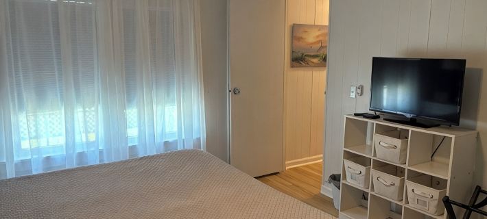 Little Cottage Near the Sea!  Golf Cart is Included! Hotels in Surfside Beach