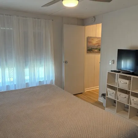 Little Cottage Near the Sea! Golf Cart is Included!