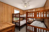 Sleeps 16! 1 Minute Walk To Beach!