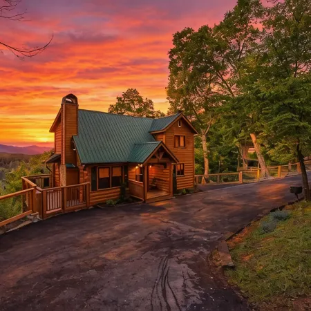 Sevierville Cabin, Hot Tub & Mountain Views