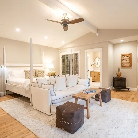 Sonoma Square Gem! Charming New Farmhouse w Pool + Private Detached Guest Suite