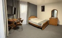 Briz Furnished Rooms - 2성급