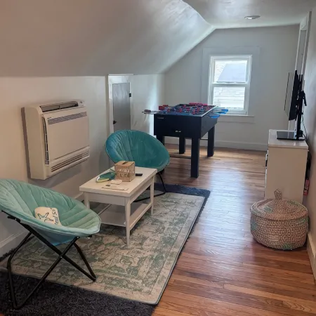 3 Bedroom Home Facing Inner harbor with 1st Floor King Bedroom.