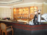 Topland Hotel & Convention Centre - bar