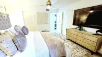 POSHPADZ -OceanView Villa-Resort Complex, Penthouse, Sleeps 4, Walk to Beach - バルコニー