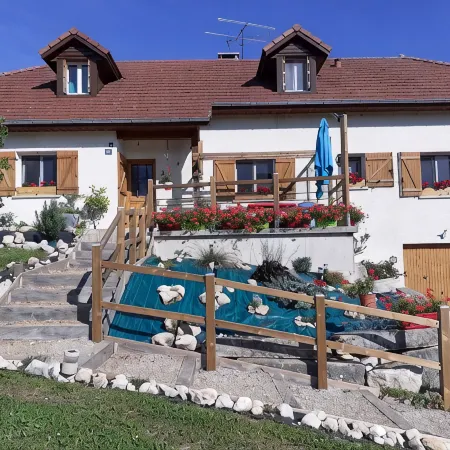 Fully-Equipped Meublé de Tourisme for Rent, Sleeps 6 (Discounts + Nights)