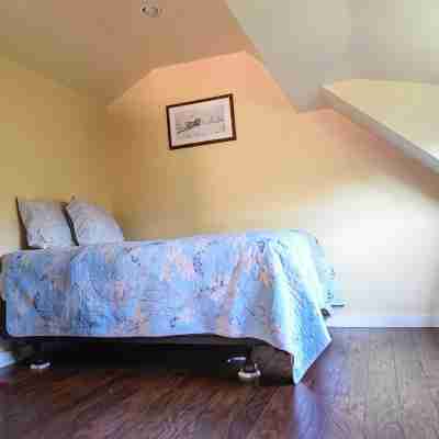 Perfect Location, Comfortable & Convenient for a long-term stay w/two bedrooms Rooms