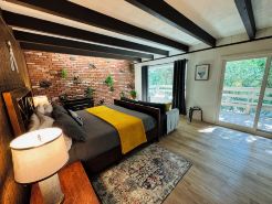 4 Bedroom Family Cabin • 5 Min Stroll to Lake Gregory!